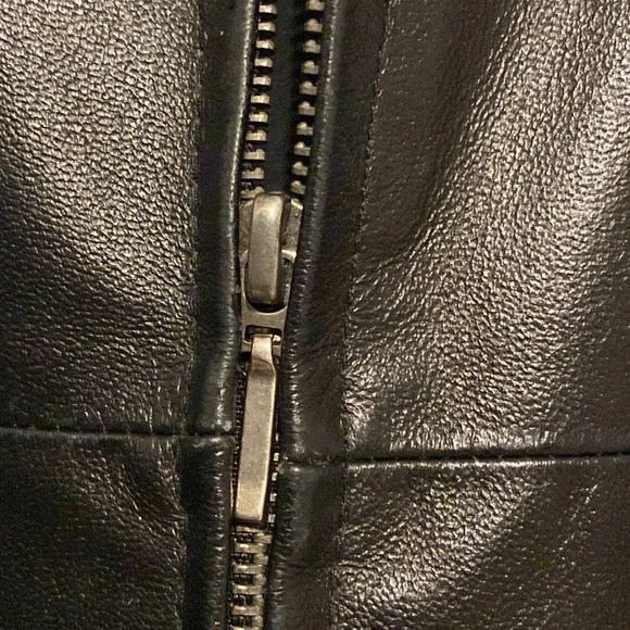 Women’s Wilson Black Leather Zip Up Jacket. EUC Sz. M - Picture 4 of 13